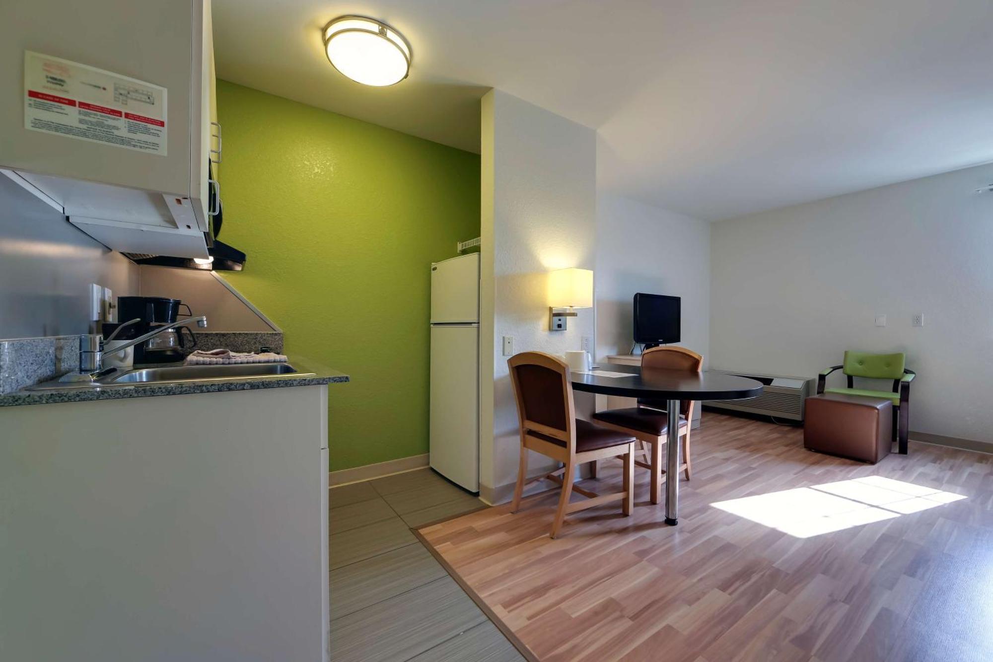 Studio 6 Toronto - Mississauga With Kitchenettes ภายนอก รูปภาพ