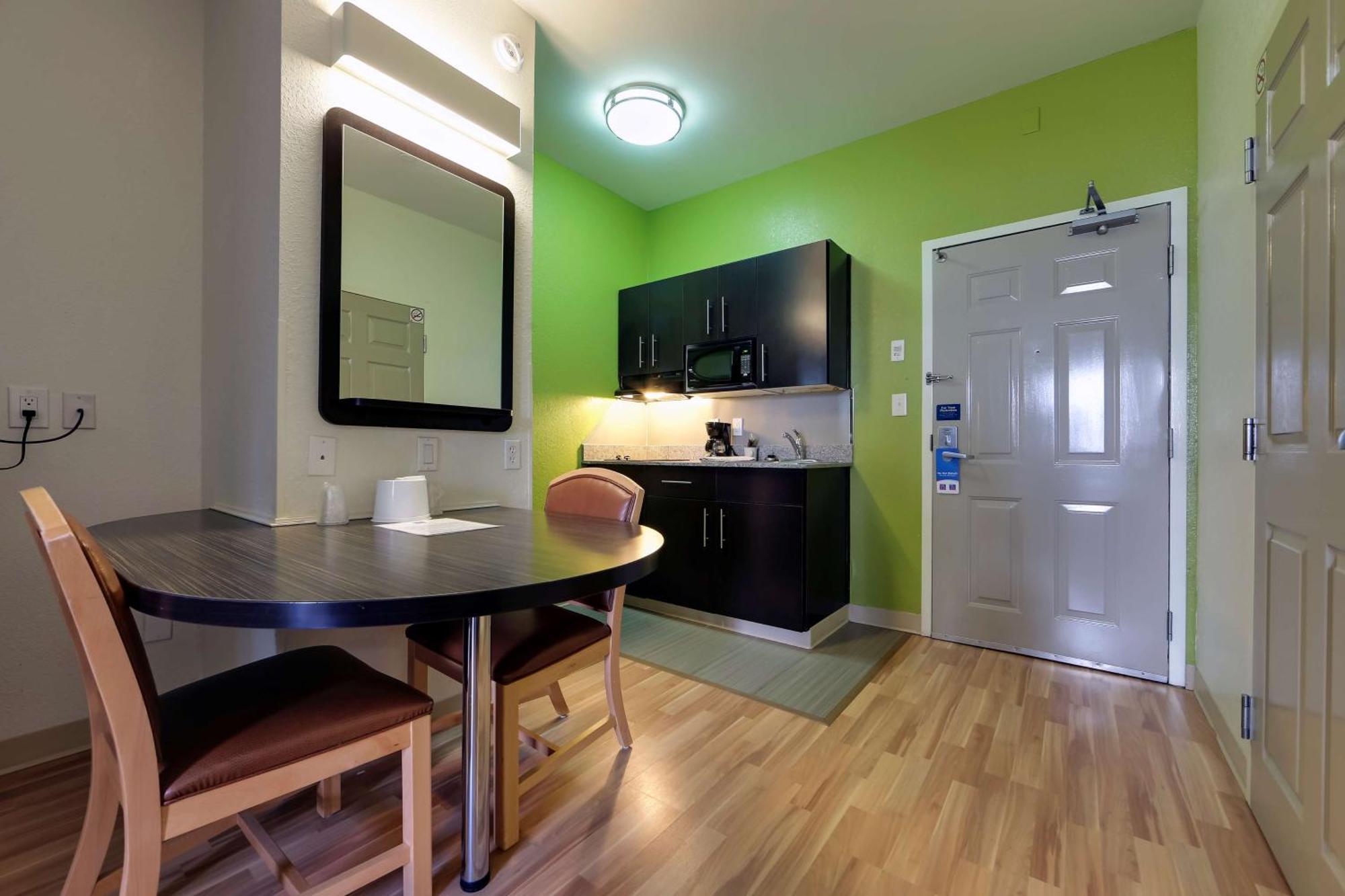 Studio 6 Toronto - Mississauga With Kitchenettes ภายนอก รูปภาพ