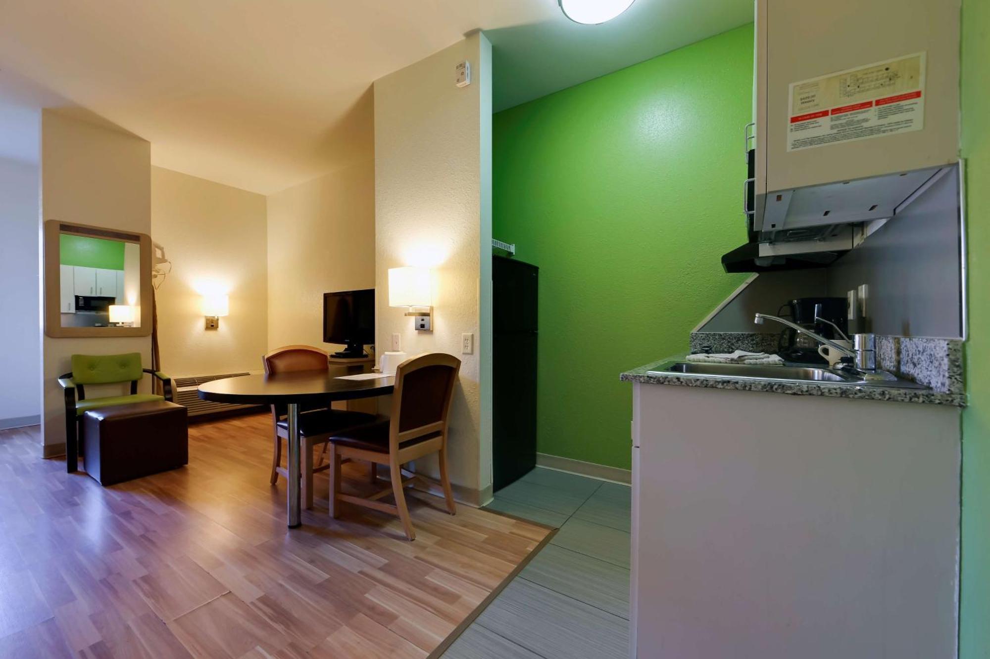 Studio 6 Toronto - Mississauga With Kitchenettes ภายนอก รูปภาพ