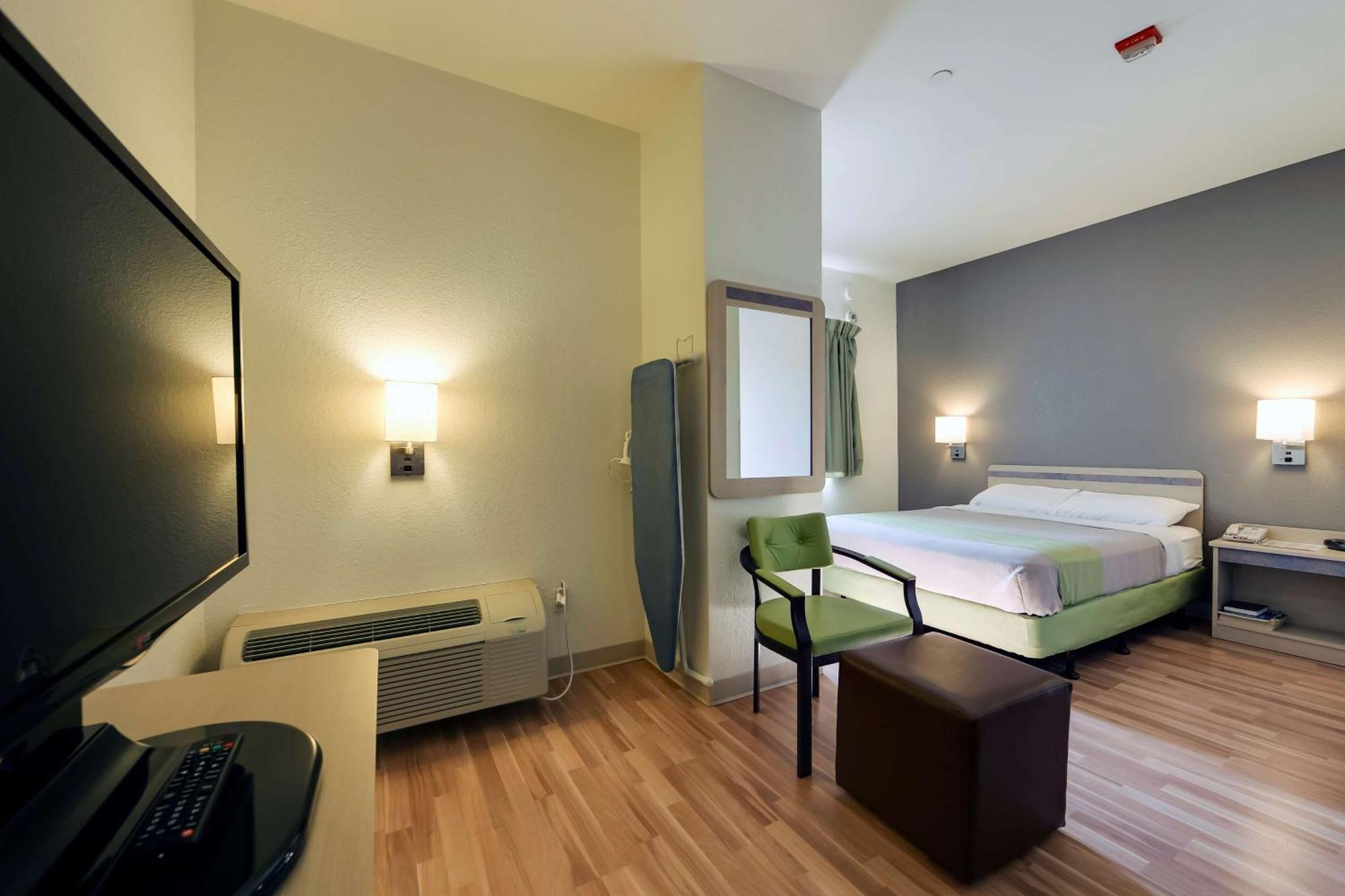Studio 6 Toronto - Mississauga With Kitchenettes ภายนอก รูปภาพ