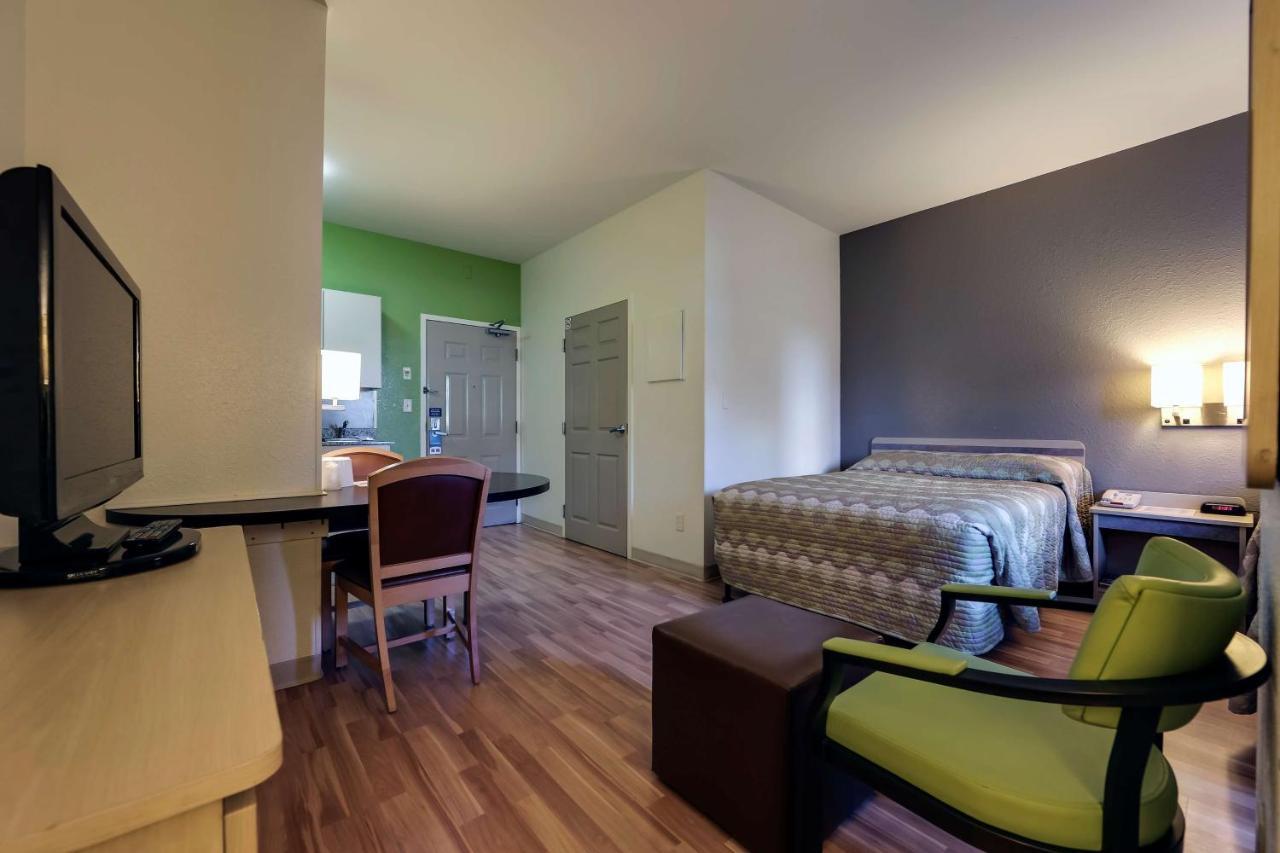 Studio 6 Toronto - Mississauga With Kitchenettes ภายนอก รูปภาพ